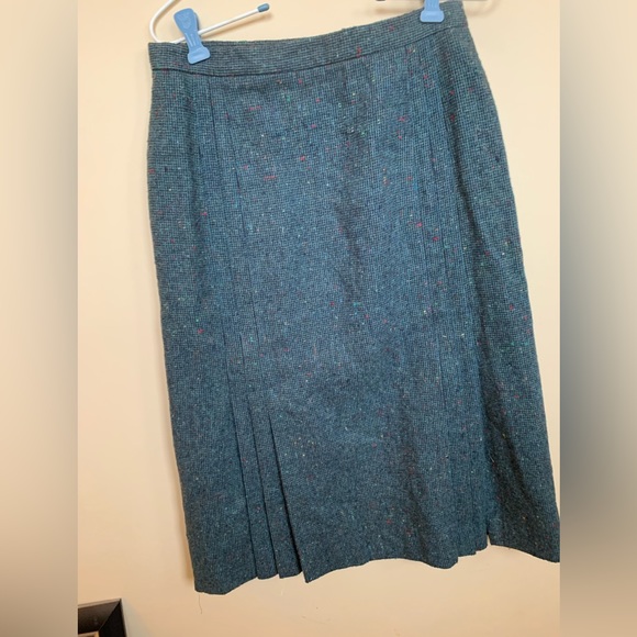 Vintage Breckenridge Wool Tweed Midi Skirt, vintage size 10, fits like modern 6. - Picture 6 of 10